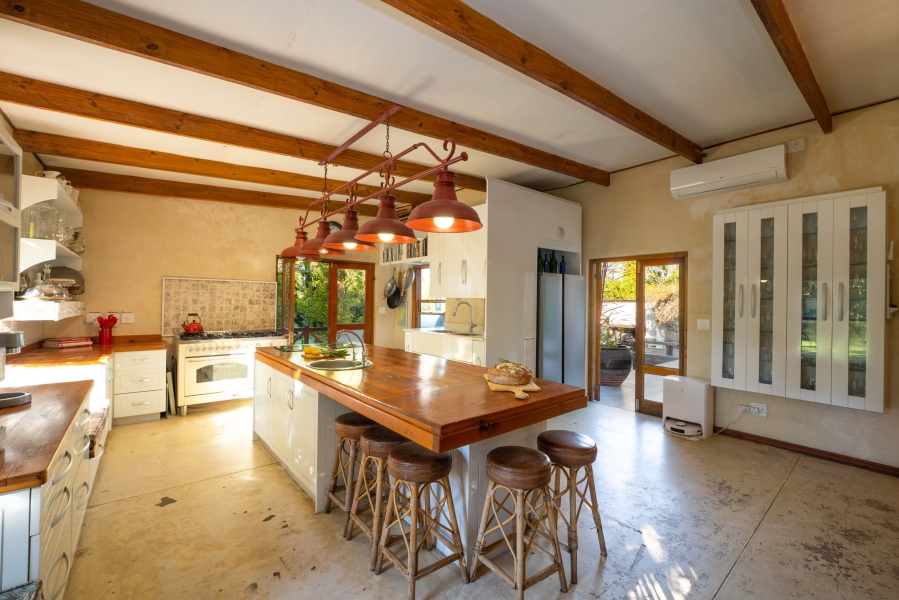 5 Bedroom Property for Sale in Langerug Western Cape